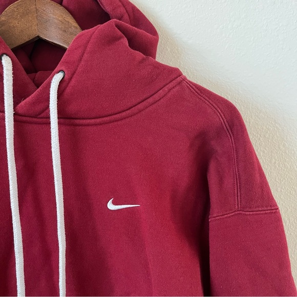 Nike Women’s Red and White Pullover Hoodie Casual Sweatshirt Hoodie - Picture 2 of 4